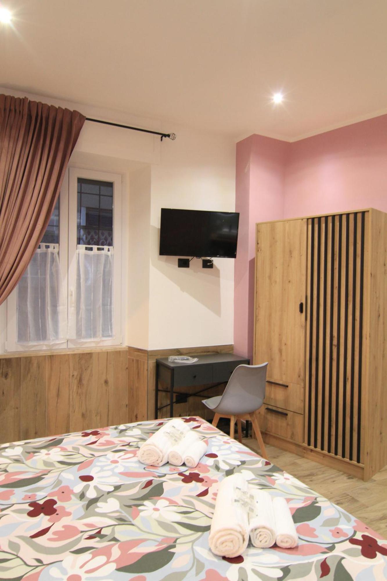 Helle Hus Guest House - 200M From Piazza Bologna Metro And 10 Minutes From The Colosseum Exterior foto