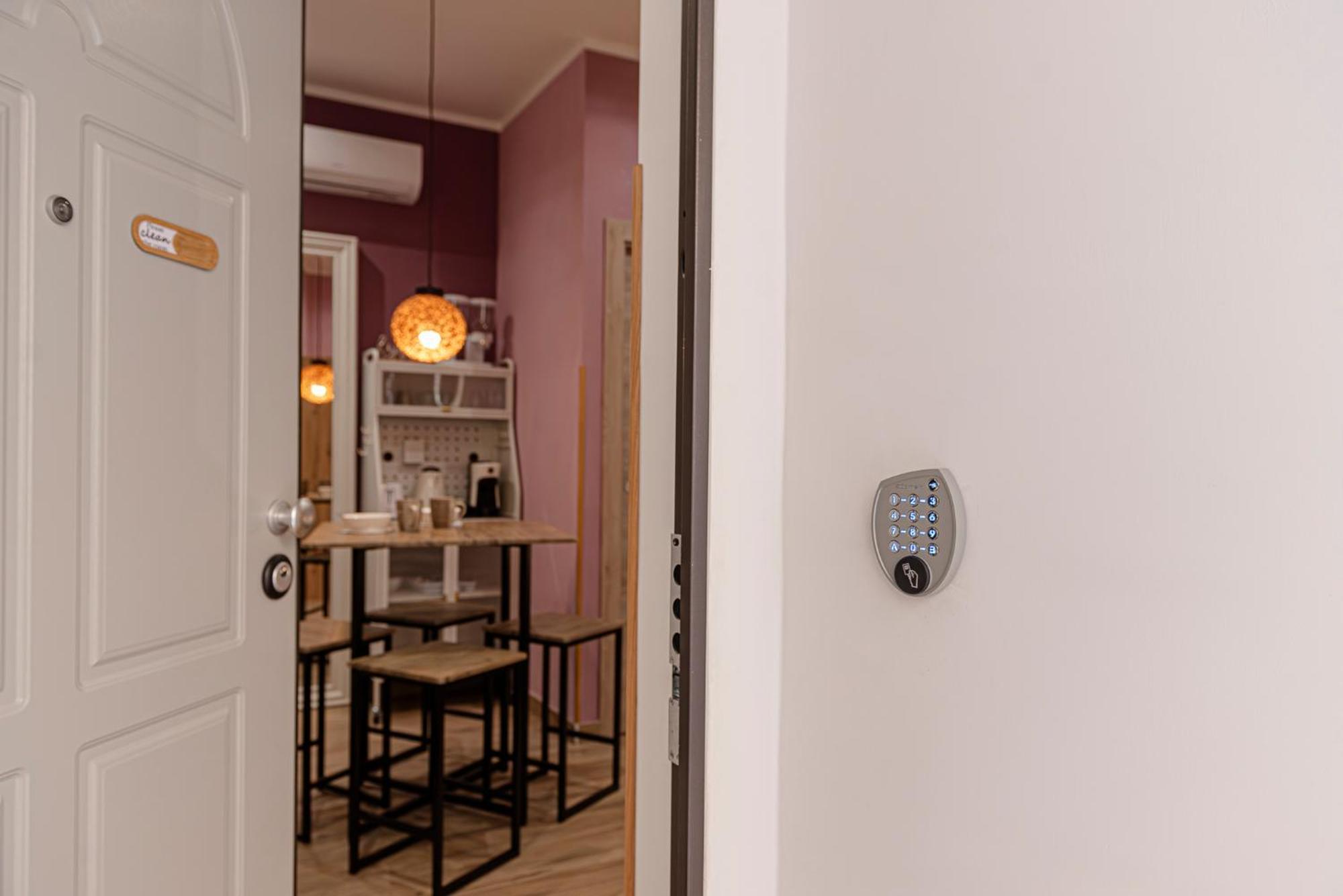 Helle Hus Guest House - 200M From Piazza Bologna Metro And 10 Minutes From The Colosseum Habitación foto